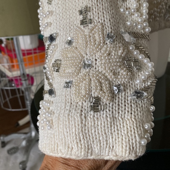 REDUCED 🪷Vtg “Gantos”knit Cardigan sweater with beads/pearls/bling - Picture 9 of 17